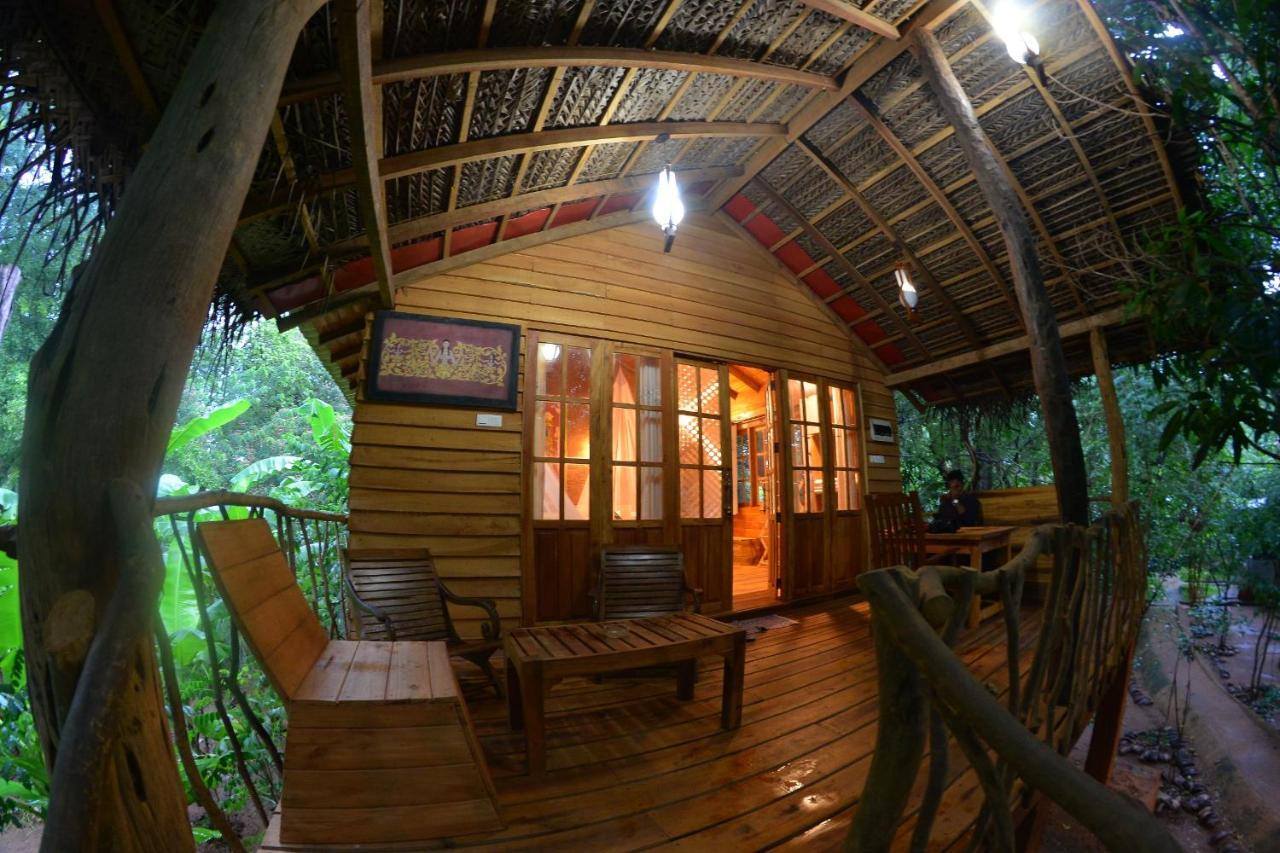 Habarana Tree House Mutu Village Екстериор снимка